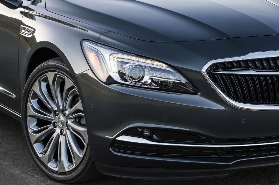 Детали экстерьера Buick LaCrosse 2016 года  (NA) (фото 36 из 36)